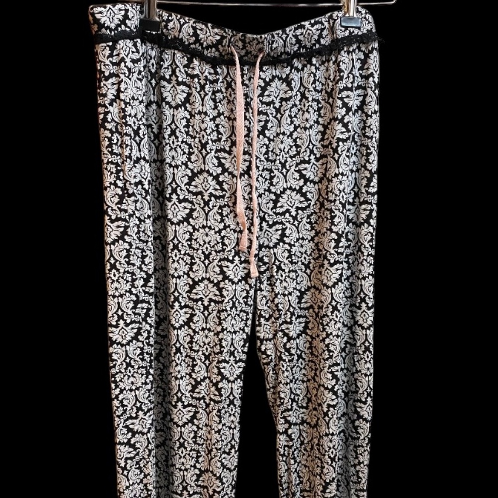 Marilyn Monroe Intimates Casual Black & White Demask Fluer Sleep Pants Large